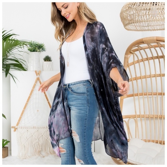 Tops - 🆕JUST IN-Beautiful black/purple kimono